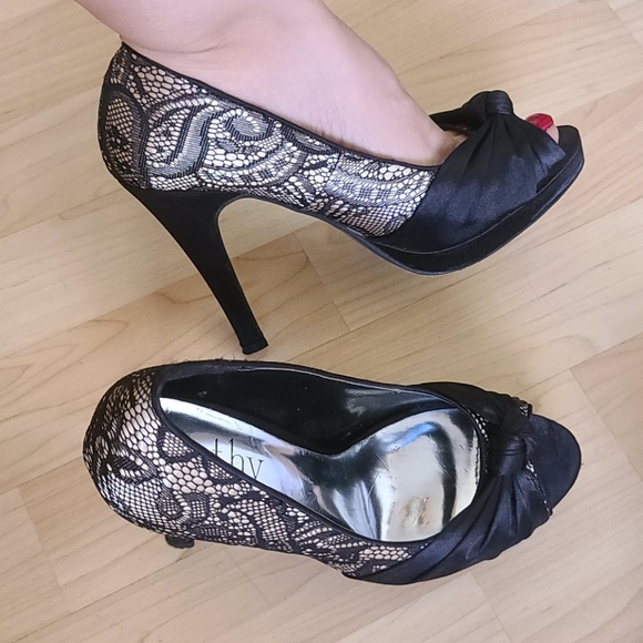 Women Cathy by Cathy Jean Open Toe Black Lace High Heel Size 5.5 - Picture 1 of 10
